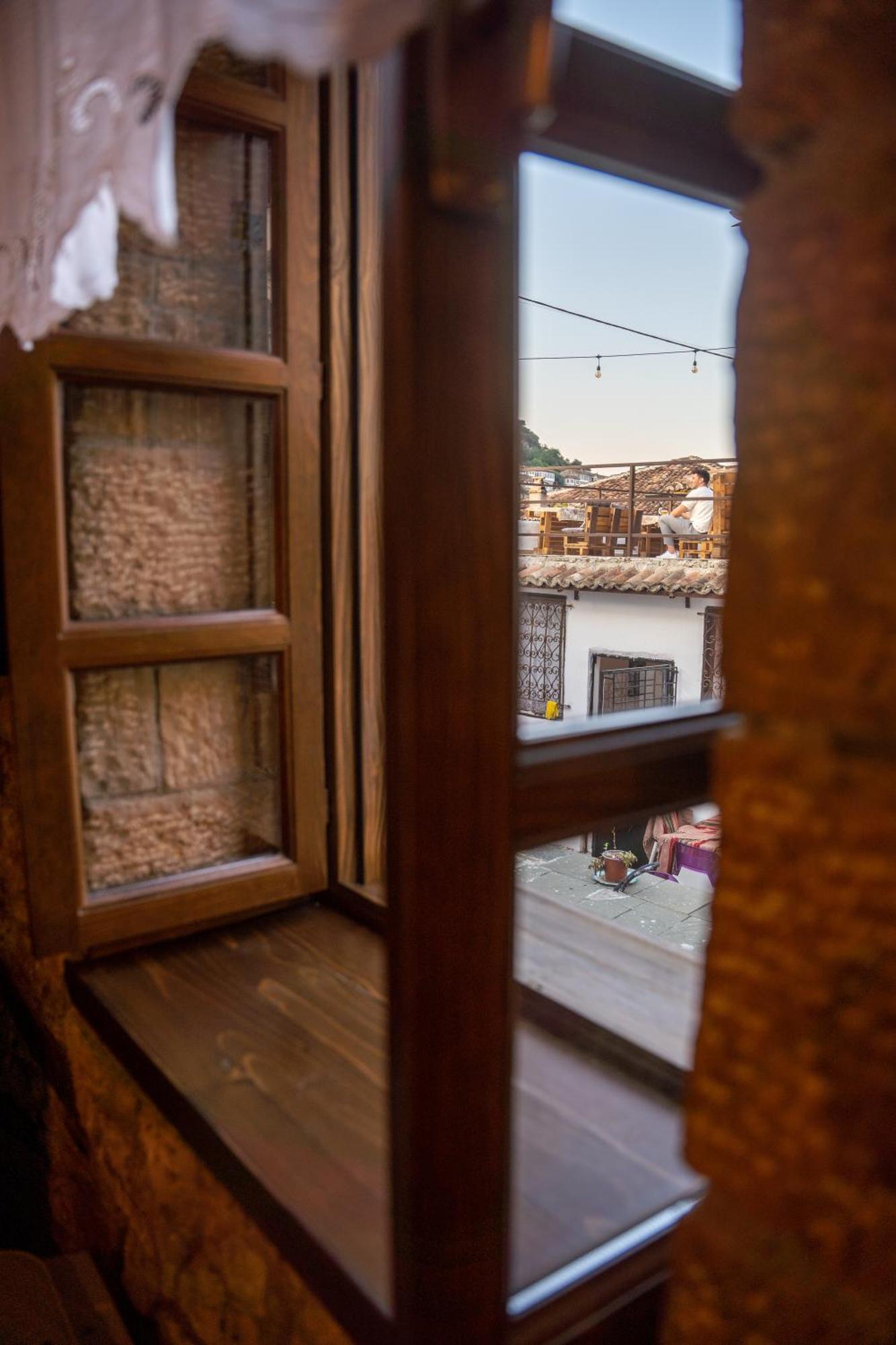 Hotel Kapllani Berat Kültér fotó