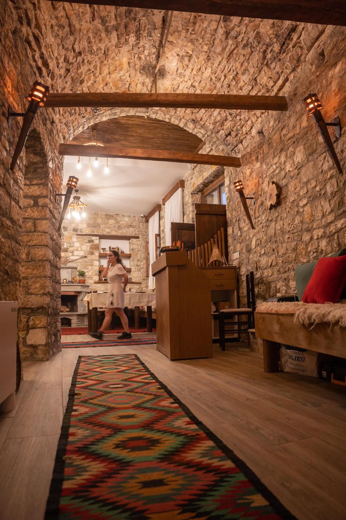 Hotel Kapllani Berat Kültér fotó