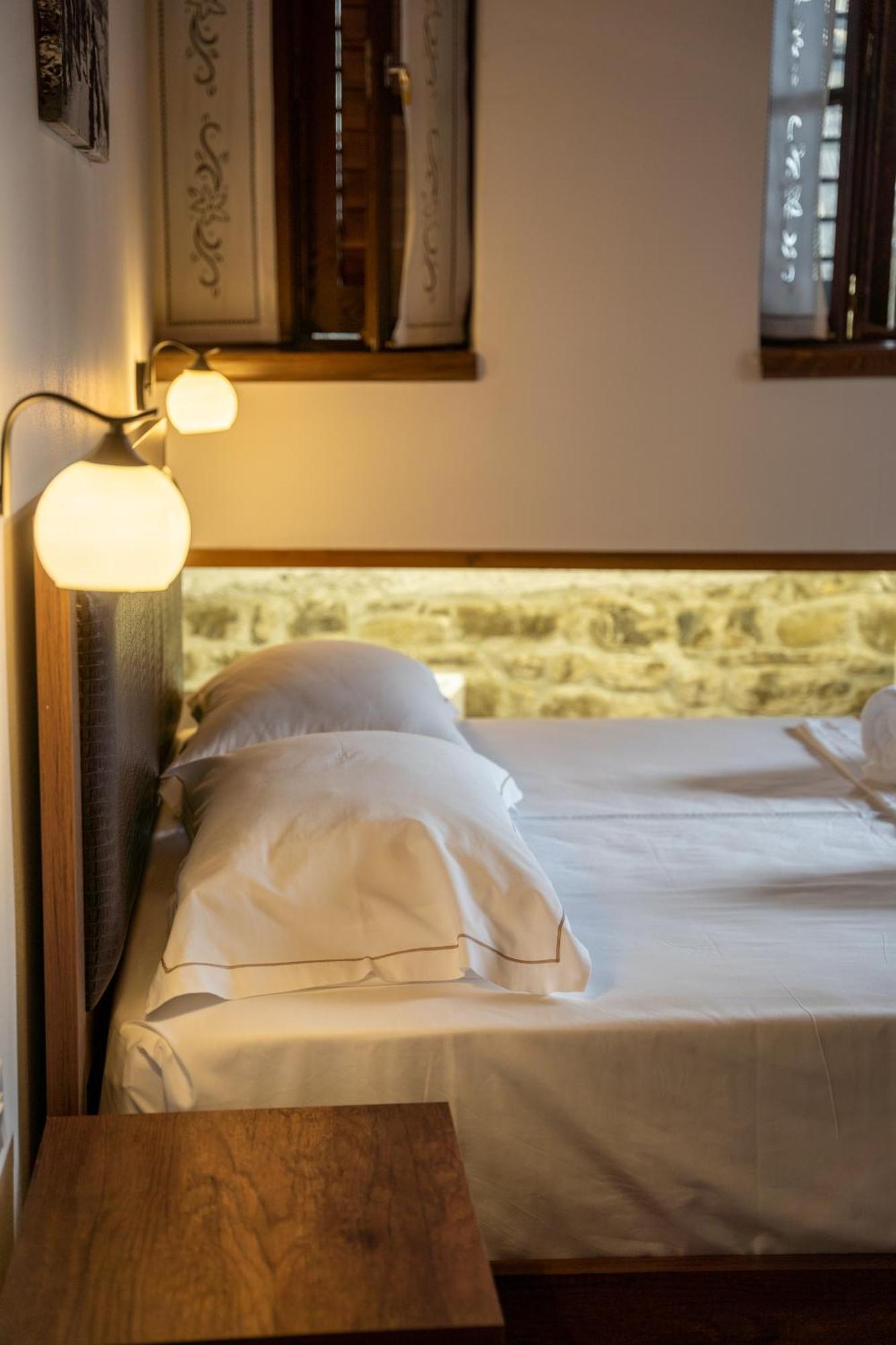 Hotel Kapllani Berat Szoba fotó
