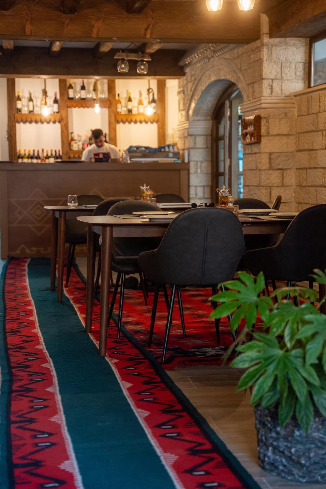 Hotel Kapllani Berat Kültér fotó