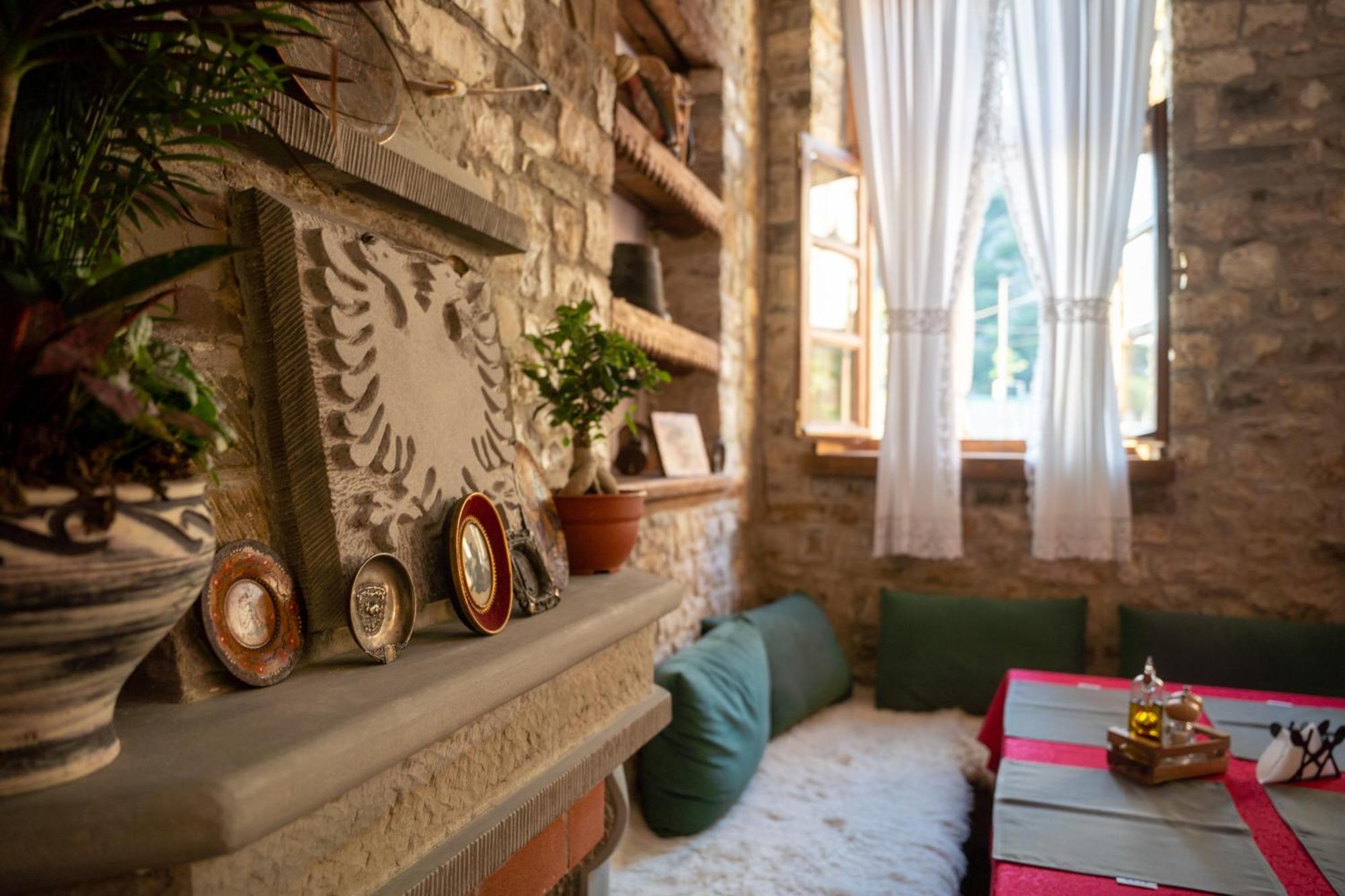 Hotel Kapllani Berat Kültér fotó