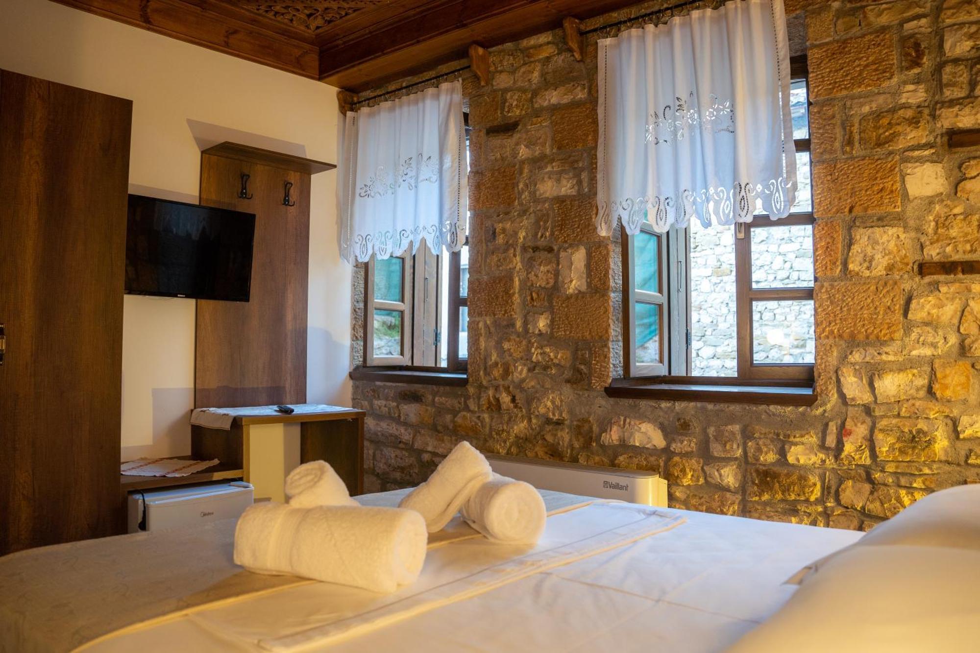 Hotel Kapllani Berat Szoba fotó