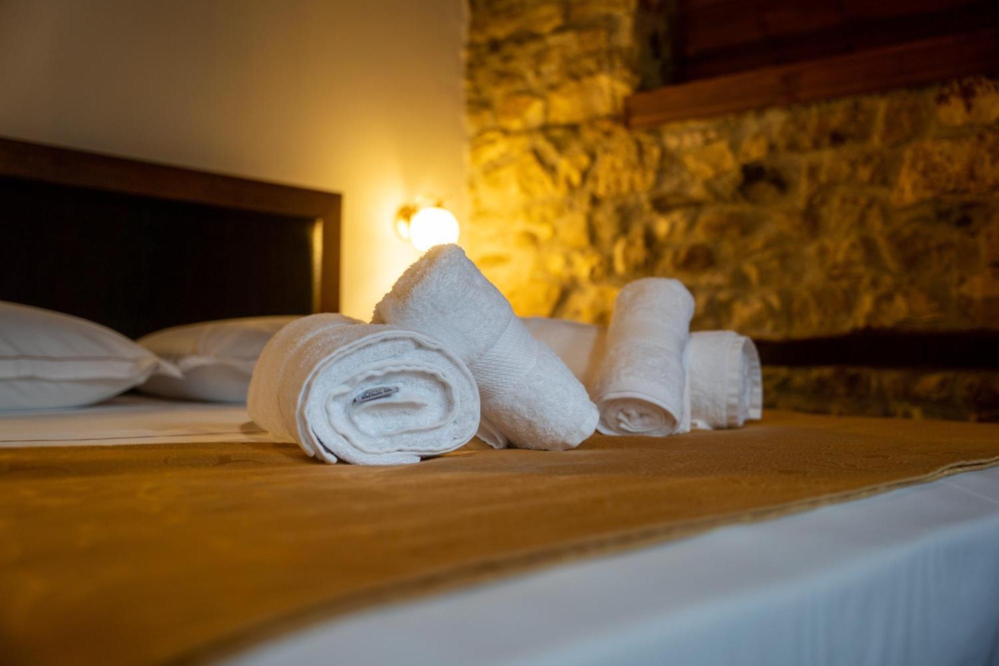 Hotel Kapllani Berat Szoba fotó