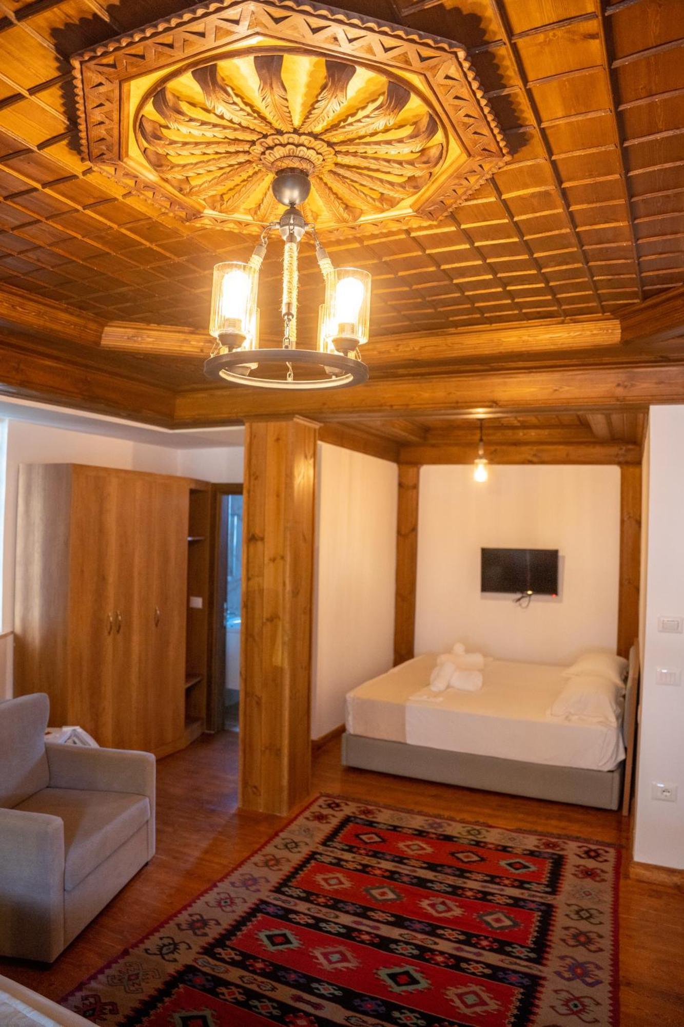 Hotel Kapllani Berat Szoba fotó