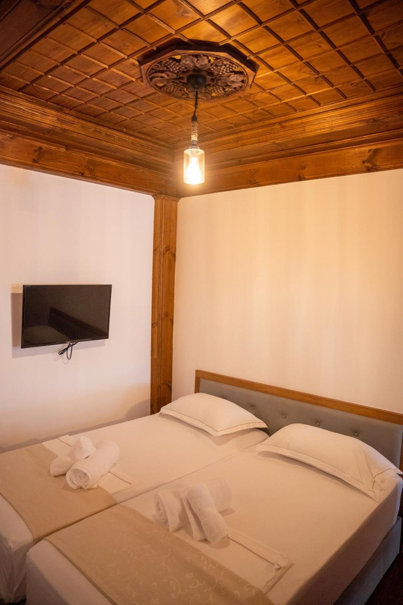 Hotel Kapllani Berat Szoba fotó