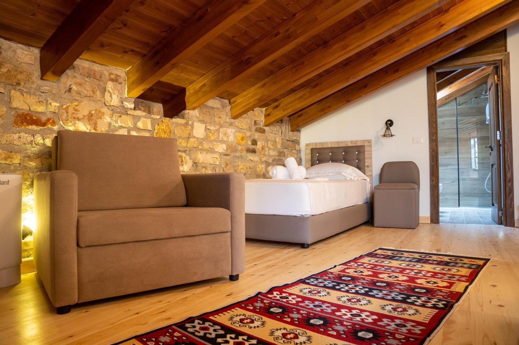 Hotel Kapllani Berat Szoba fotó