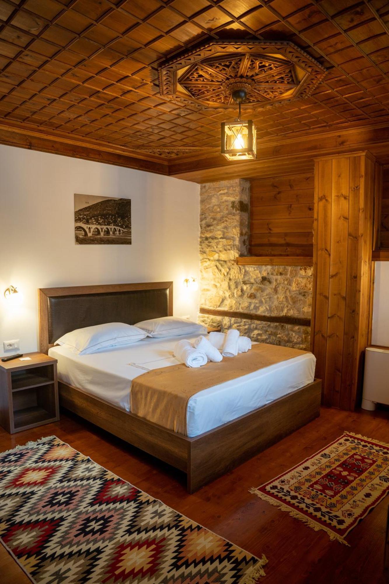 Hotel Kapllani Berat Szoba fotó