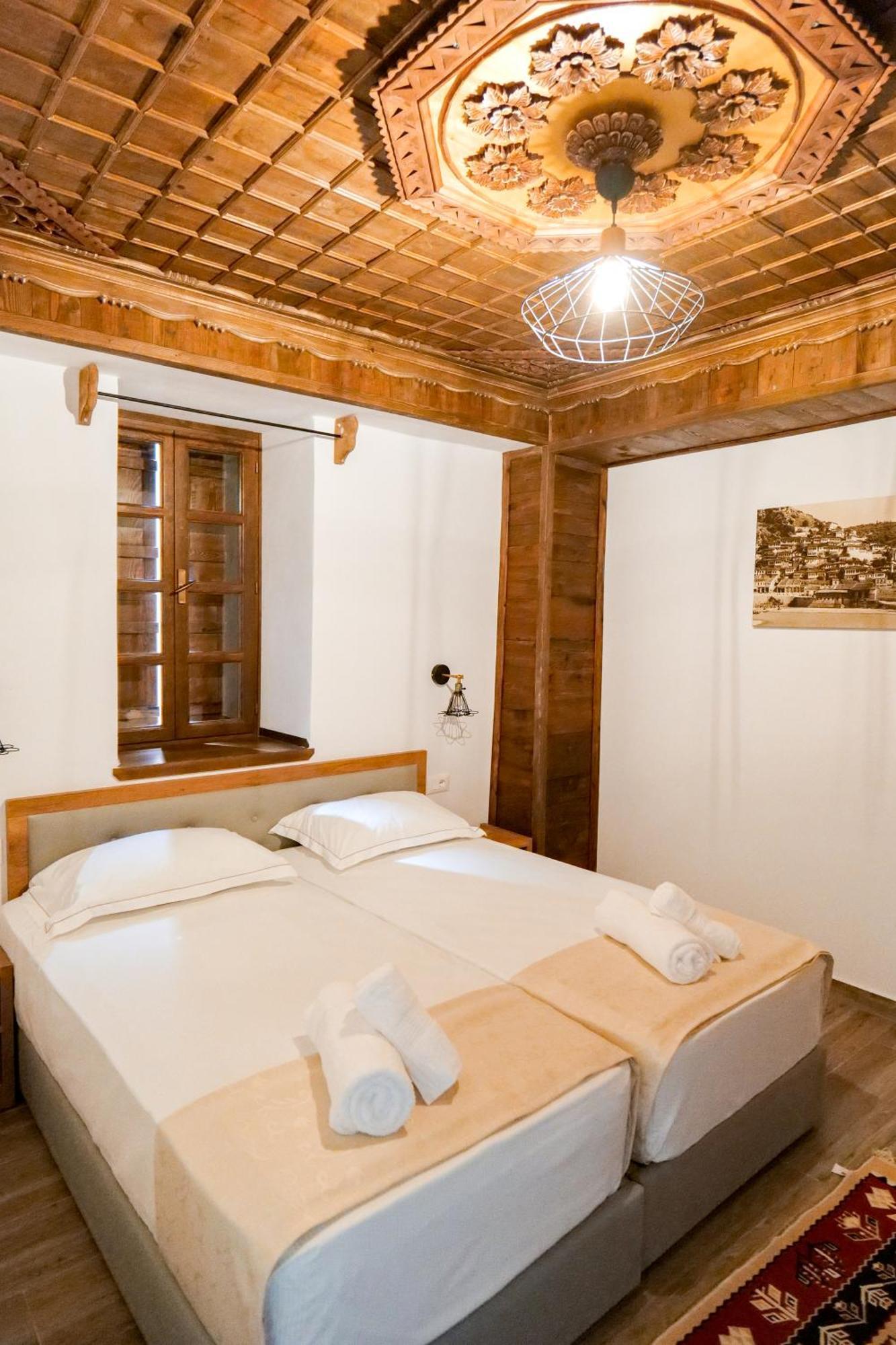 Hotel Kapllani Berat Szoba fotó